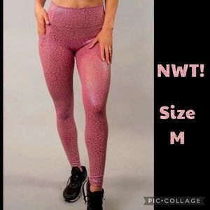 NWT! TYC Pink Iridescent Leopard Effortless Pocket Leggings